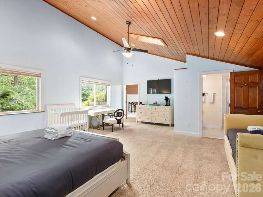 60 Whispering Stream Trail, Hendersonville, NC 28739.  MLS# CAR4354526, YatesRealty ID 9700. 