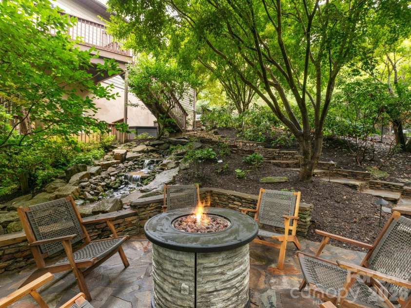 60 Whispering Stream Trail, Hendersonville, NC 28739.  MLS# CAR4354526, YatesRealty ID 9700. 