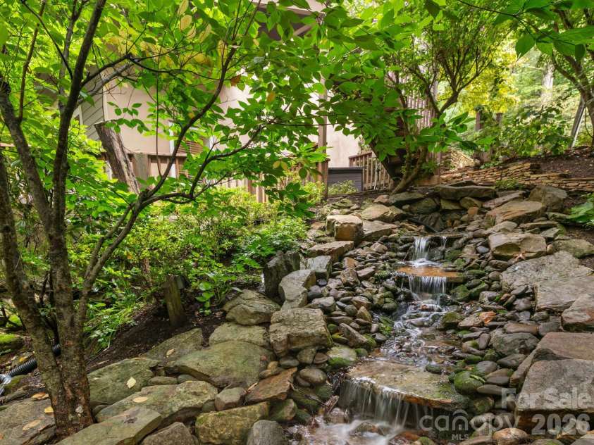 60 Whispering Stream Trail, Hendersonville, NC 28739.  MLS# CAR4354526, YatesRealty ID 9700. 