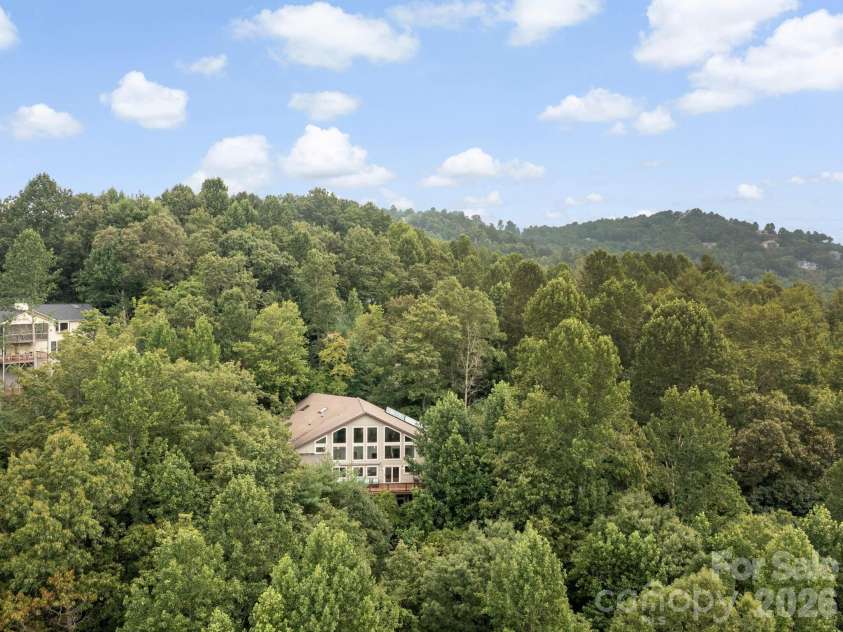 60 Whispering Stream Trail, Hendersonville, NC 28739.  MLS# CAR4354526, YatesRealty ID 9700. 