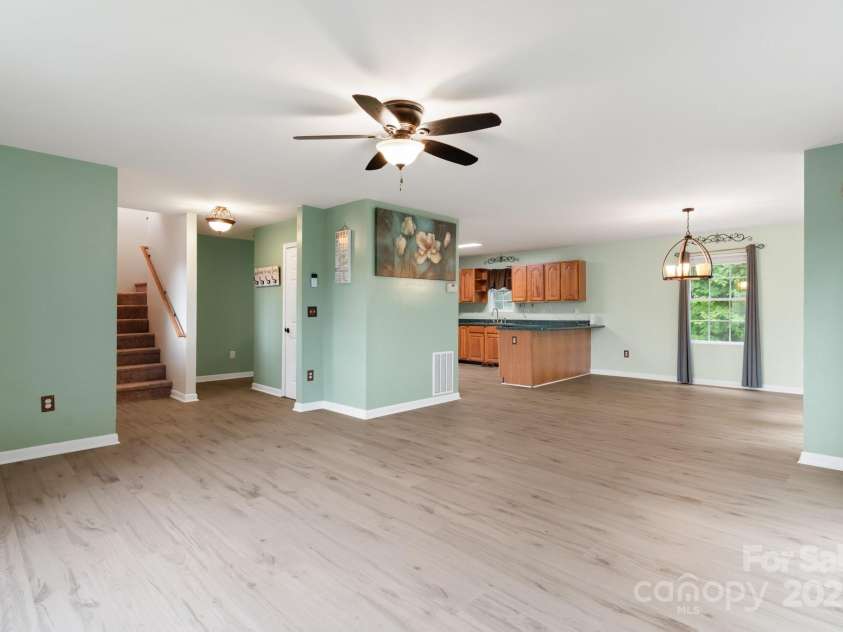 60 Hilltop View Drive, Fletcher, NC 28732.  MLS# CAR4202444, YatesRealty ID 9701. Open concept