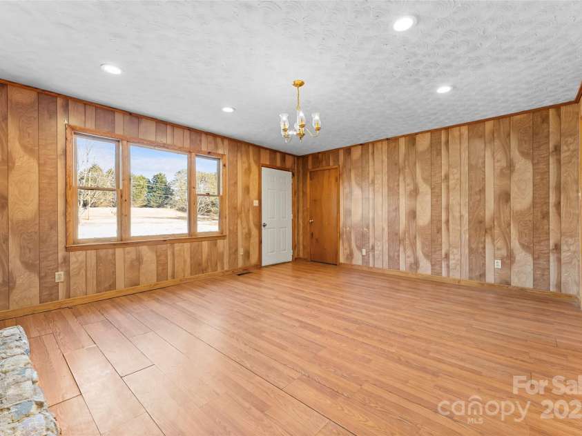 19775 Asheville Highway, Landrum, SC 29356.  MLS# CAR4215512, YatesRealty ID 9702. 