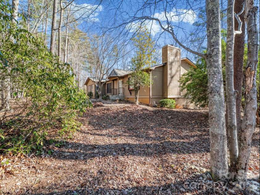 423 Mountain View Drive, Columbus, NC 28722.  MLS# CAR4345860, YatesRealty ID 9703. 