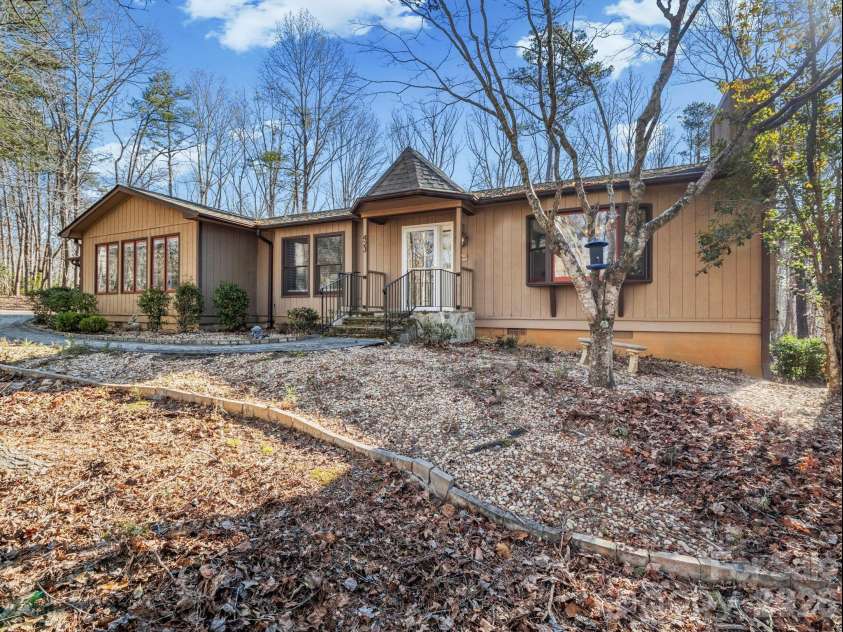 423 Mountain View Drive, Columbus, NC 28722.  MLS# CAR4345860, YatesRealty ID 9703. Front