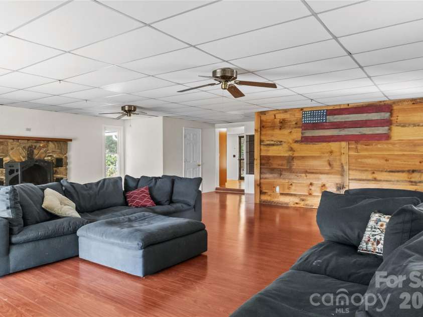 454 Hummingbird Lane, Franklin, NC 28734.  MLS# CAR4299502, YatesRealty ID 9704. 