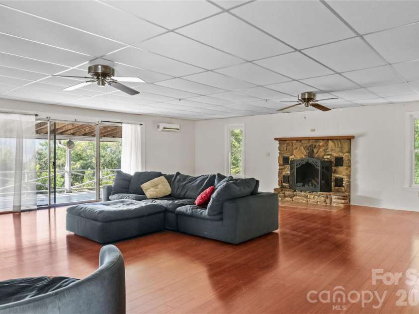 454 Hummingbird Lane, Franklin, NC 28734.  MLS# CAR4299502, YatesRealty ID 9704. 