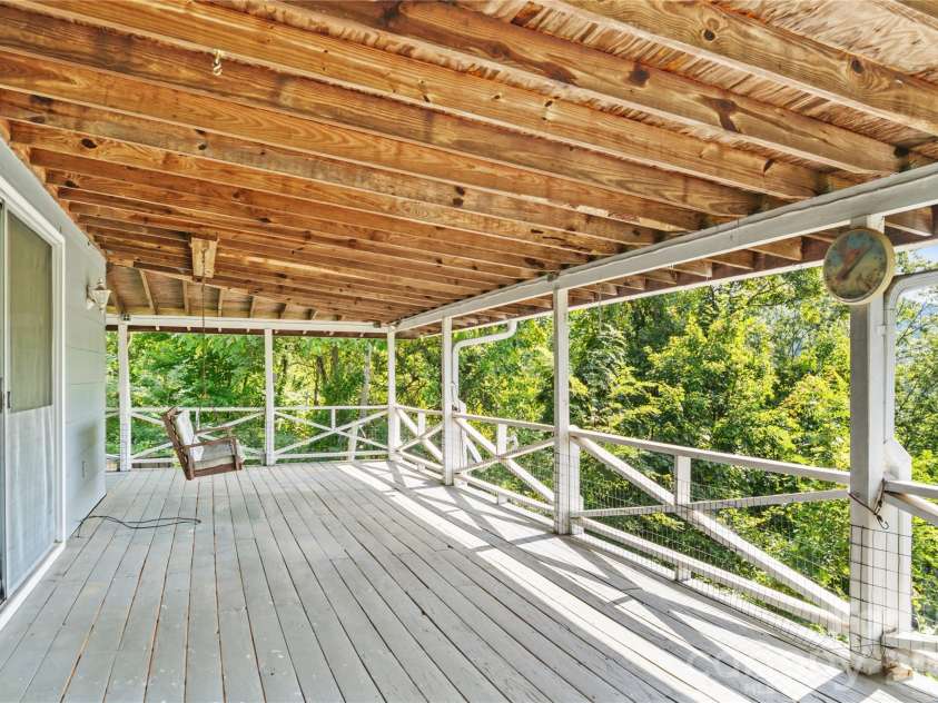 454 Hummingbird Lane, Franklin, NC 28734.  MLS# CAR4299502, YatesRealty ID 9704. 