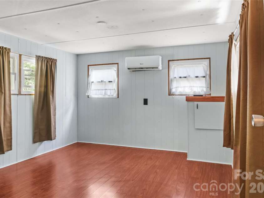 454 Hummingbird Lane, Franklin, NC 28734.  MLS# CAR4299502, YatesRealty ID 9704. 