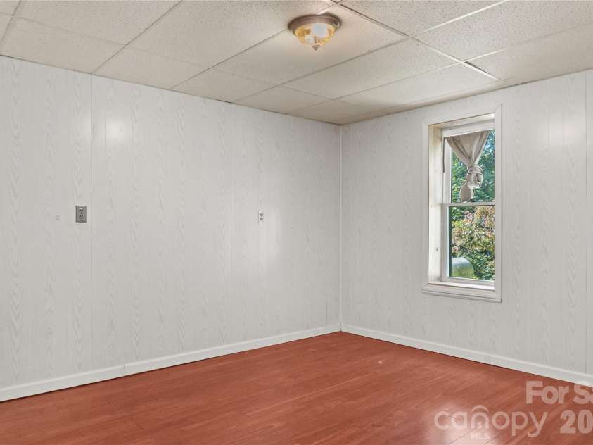 454 Hummingbird Lane, Franklin, NC 28734.  MLS# CAR4299502, YatesRealty ID 9704. 