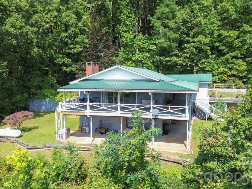454 Hummingbird Lane, Franklin, NC 28734.  MLS# CAR4299502, YatesRealty ID 9704. 