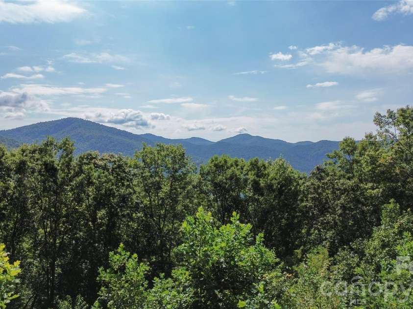 454 Hummingbird Lane, Franklin, NC 28734.  MLS# CAR4299502, YatesRealty ID 9704. 