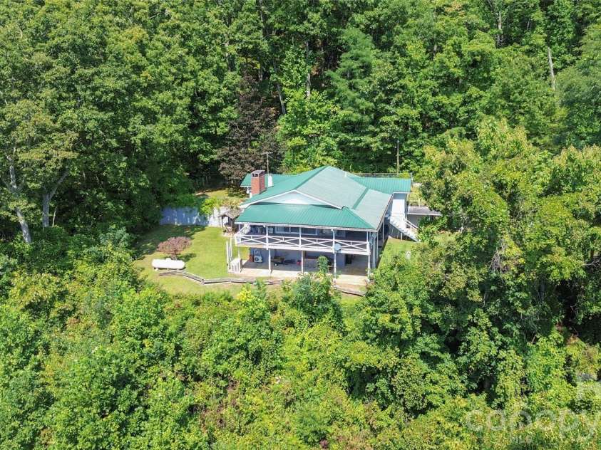 454 Hummingbird Lane, Franklin, NC 28734.  MLS# CAR4299502, YatesRealty ID 9704. 