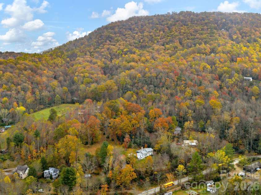 6 Star Berry Lane, Fairview, NC 28730.  MLS# CAR4315024, YatesRealty ID 9705. Mountain Life Doesn't get Better than THIS!