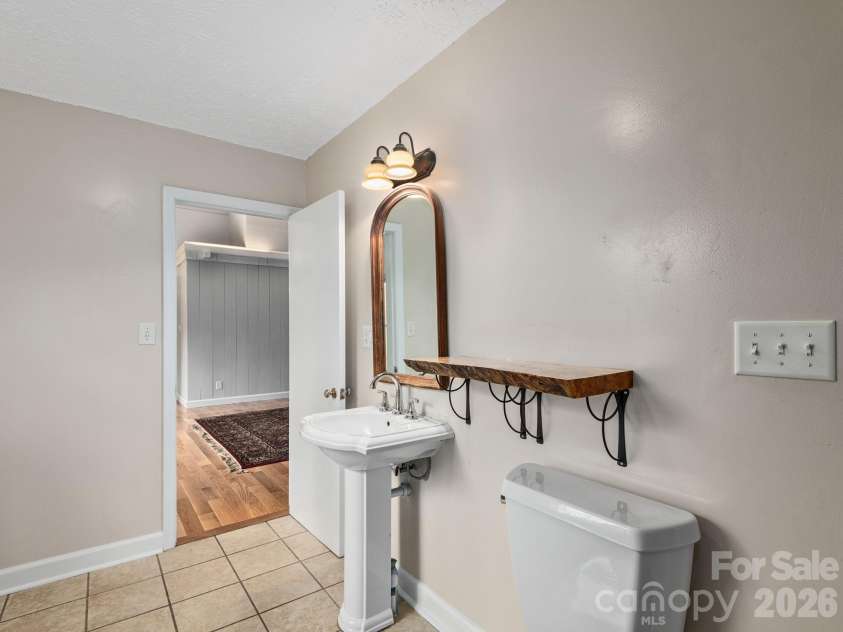 6 Star Berry Lane, Fairview, NC 28730.  MLS# CAR4315024, YatesRealty ID 9705. Spacious and Lovely Primary Bath