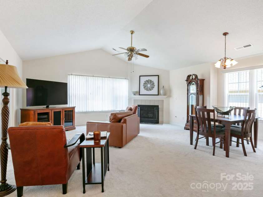 47 Barn Owl Way, Hendersonville, NC 28792.  MLS# CAR4241926, YatesRealty ID 9706. 