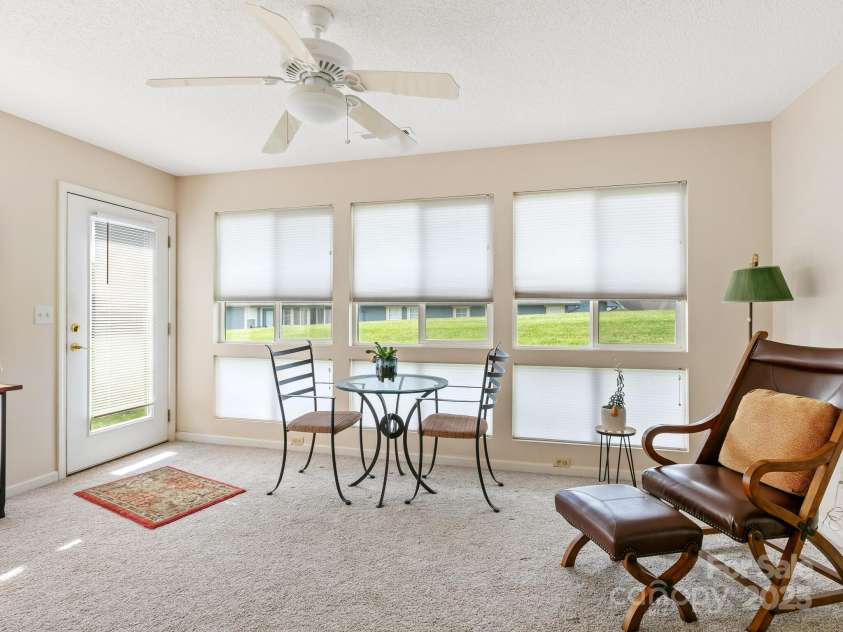 47 Barn Owl Way, Hendersonville, NC 28792.  MLS# CAR4241926, YatesRealty ID 9706. 