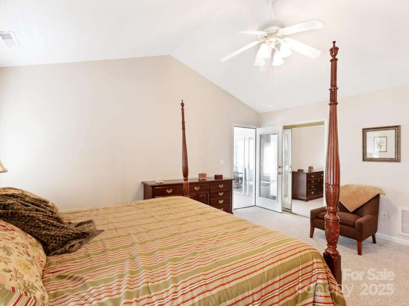 47 Barn Owl Way, Hendersonville, NC 28792.  MLS# CAR4241926, YatesRealty ID 9706. 