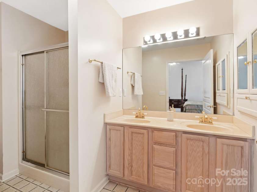 47 Barn Owl Way, Hendersonville, NC 28792.  MLS# CAR4241926, YatesRealty ID 9706. 