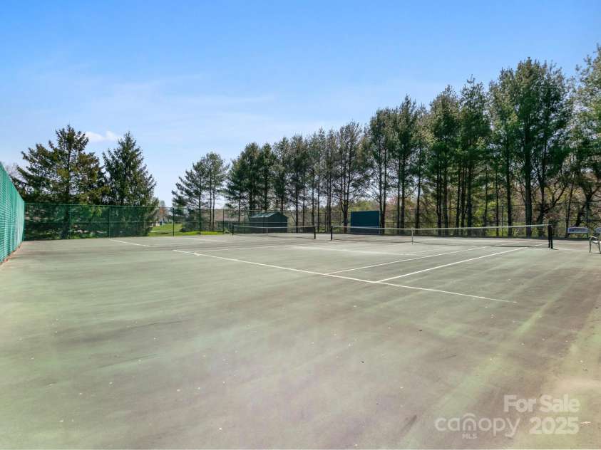 47 Barn Owl Way, Hendersonville, NC 28792.  MLS# CAR4241926, YatesRealty ID 9706. 