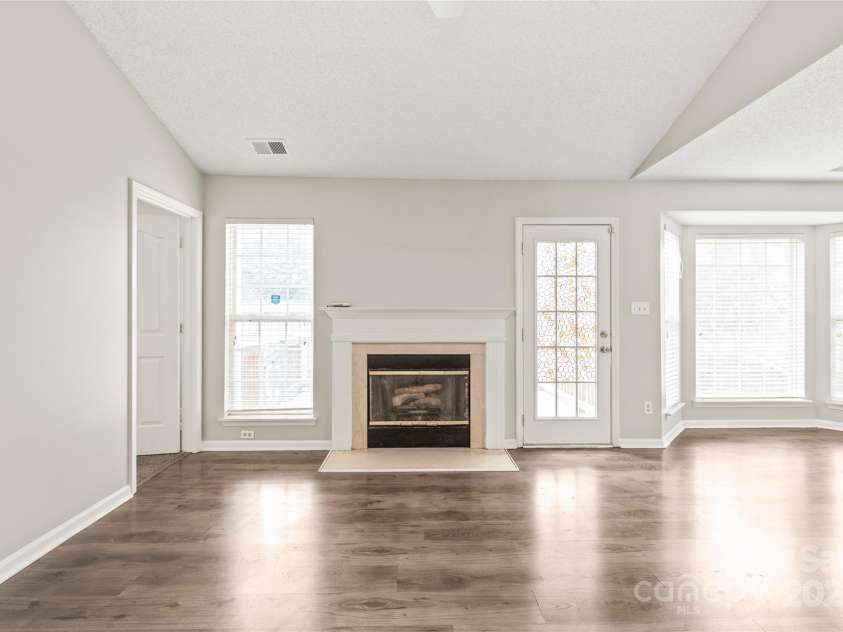 11404 Larix Drive, Charlotte, NC 28273.  MLS# CAR4233531, YatesRealty ID 9707. 