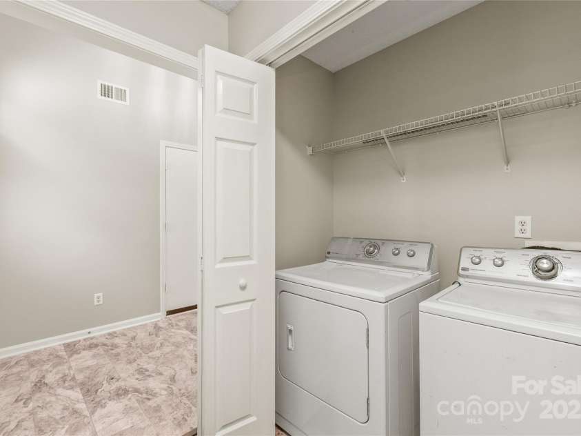 11404 Larix Drive, Charlotte, NC 28273.  MLS# CAR4233531, YatesRealty ID 9707. 