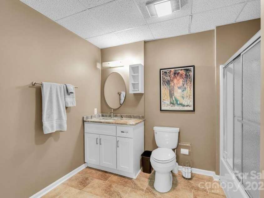 156 Circle Top Drive, Hendersonville, NC 28739.  MLS# CAR4283069, YatesRealty ID 9708. 