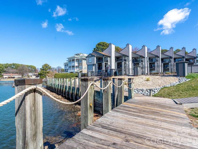 18851 Vineyard Point Lane, Cornelius, NC 28031.  MLS# CAR4361141, YatesRealty ID 9708. 