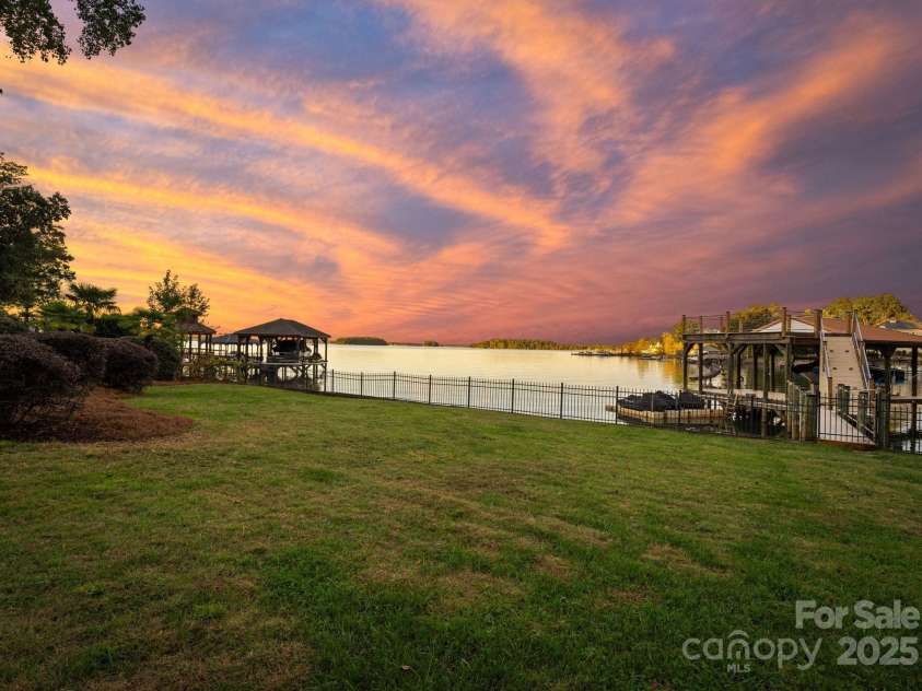 16921 Jetton Road, Cornelius, NC 28031.  MLS# CAR4191237, YatesRealty ID 971. Amazing views and level lot for lawn games