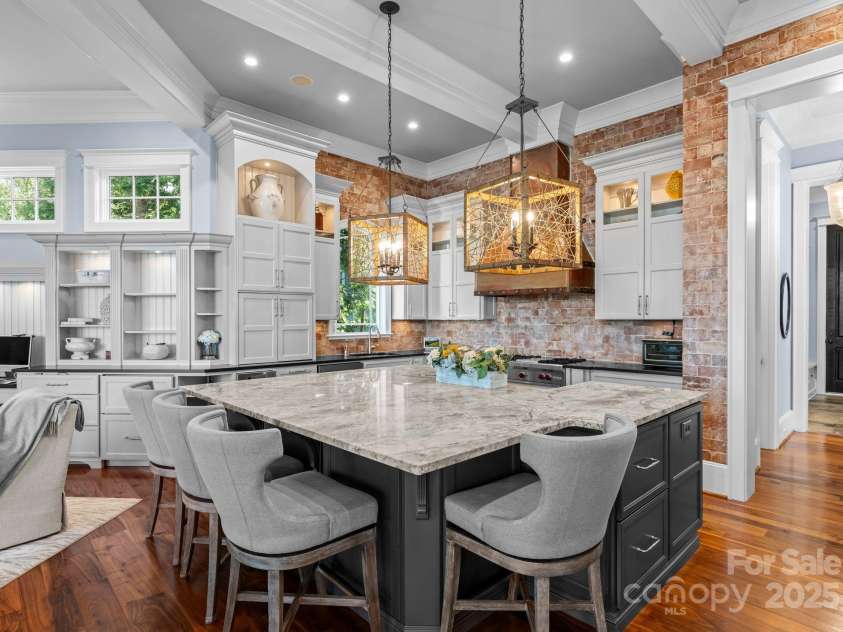 16921 Jetton Road, Cornelius, NC 28031.  MLS# CAR4191237, YatesRealty ID 971. Gourmet kitchen