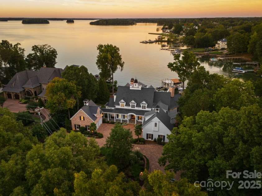 16921 Jetton Road, Cornelius, NC 28031.  MLS# CAR4191237, YatesRealty ID 971. Unbeatable location and views