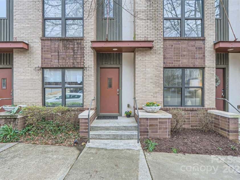716 Alexander Street, Charlotte, NC 28202.  MLS# CAR4218300, YatesRealty ID 9710. 