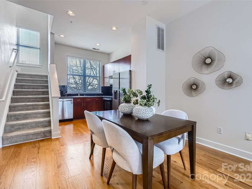 716 Alexander Street, Charlotte, NC 28202.  MLS# CAR4218300, YatesRealty ID 9710. 