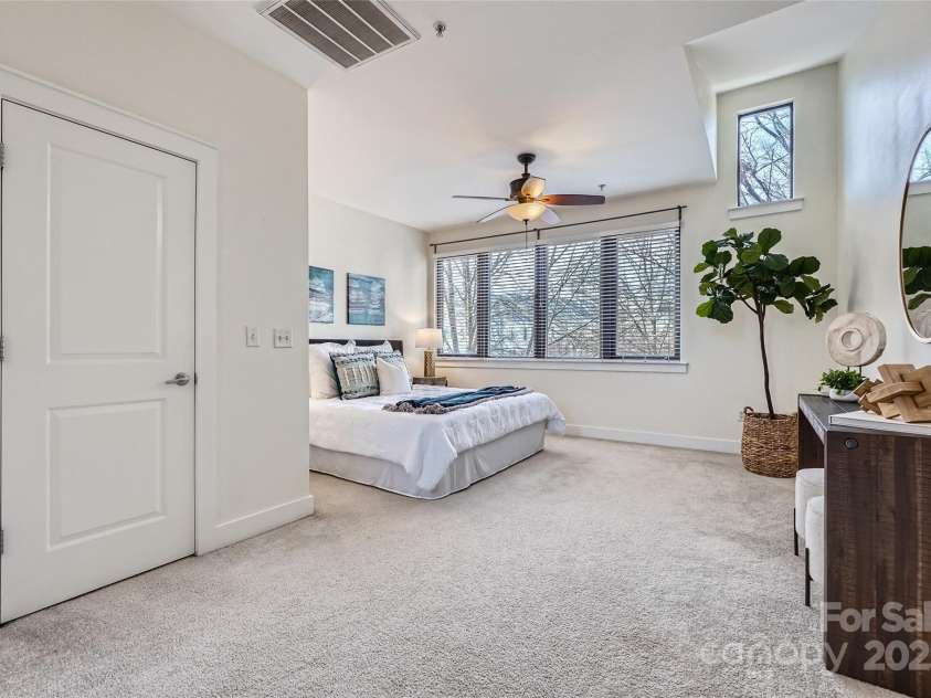 716 Alexander Street, Charlotte, NC 28202.  MLS# CAR4218300, YatesRealty ID 9710. 