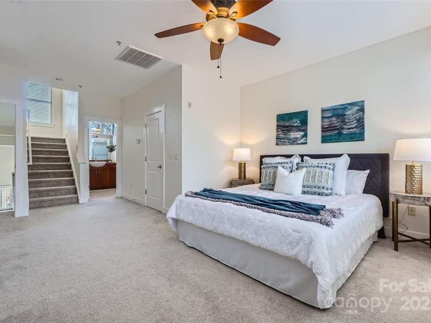 716 Alexander Street, Charlotte, NC 28202.  MLS# CAR4218300, YatesRealty ID 9710. 