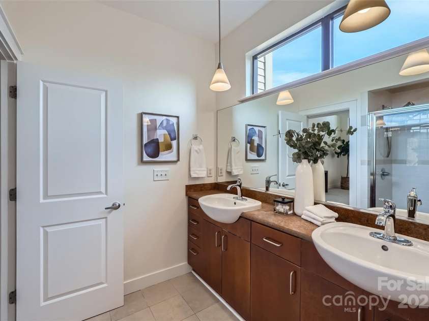 716 Alexander Street, Charlotte, NC 28202.  MLS# CAR4218300, YatesRealty ID 9710. 