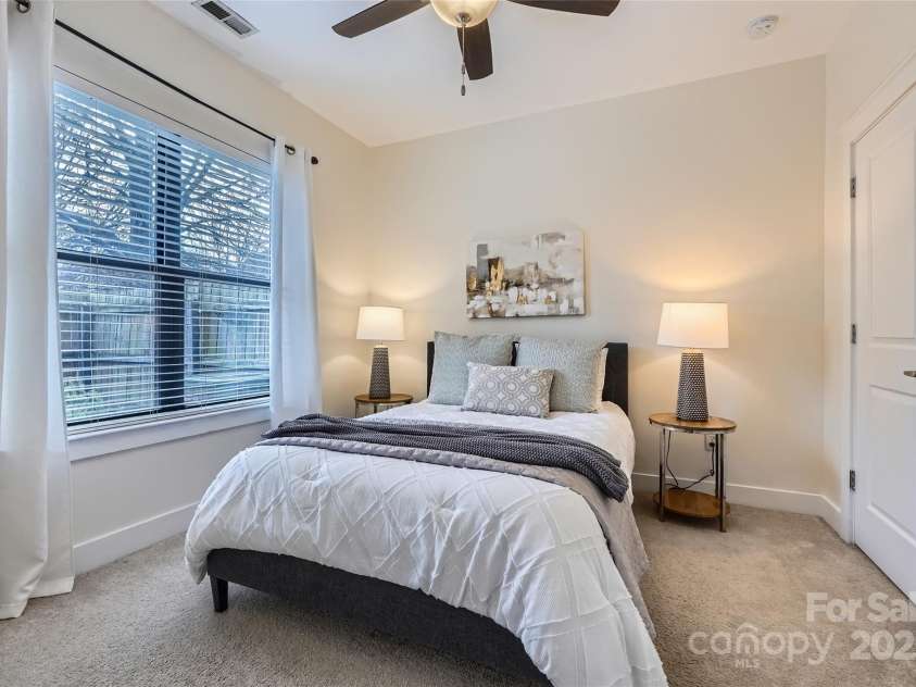 716 Alexander Street, Charlotte, NC 28202.  MLS# CAR4218300, YatesRealty ID 9710. 