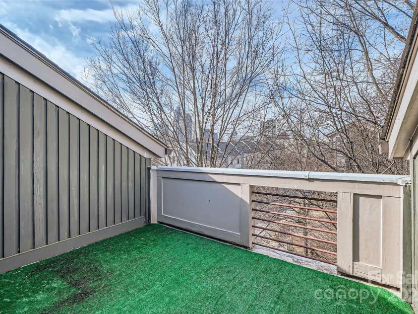 716 Alexander Street, Charlotte, NC 28202.  MLS# CAR4218300, YatesRealty ID 9710. 