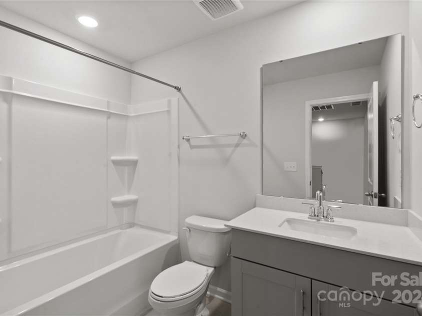 3850 County Down Avenue, Kannapolis, NC 28081.  MLS# CAR4147678, YatesRealty ID 9711. Guest Bathroom