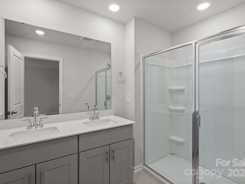 3850 County Down Avenue, Kannapolis, NC 28081.  MLS# CAR4147678, YatesRealty ID 9711. Primary Bathroom