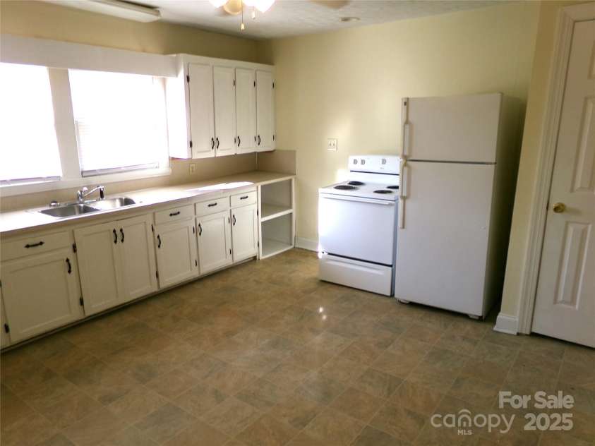 923 Efird Street, Albemarle, NC 28001.  MLS# CAR4325322, YatesRealty ID 9711. Spacious Kitchen