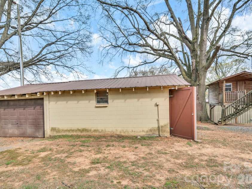 1524 Old Lawyers Road, Marshville, NC 28103.  MLS# CAR4353732, YatesRealty ID 9712. 