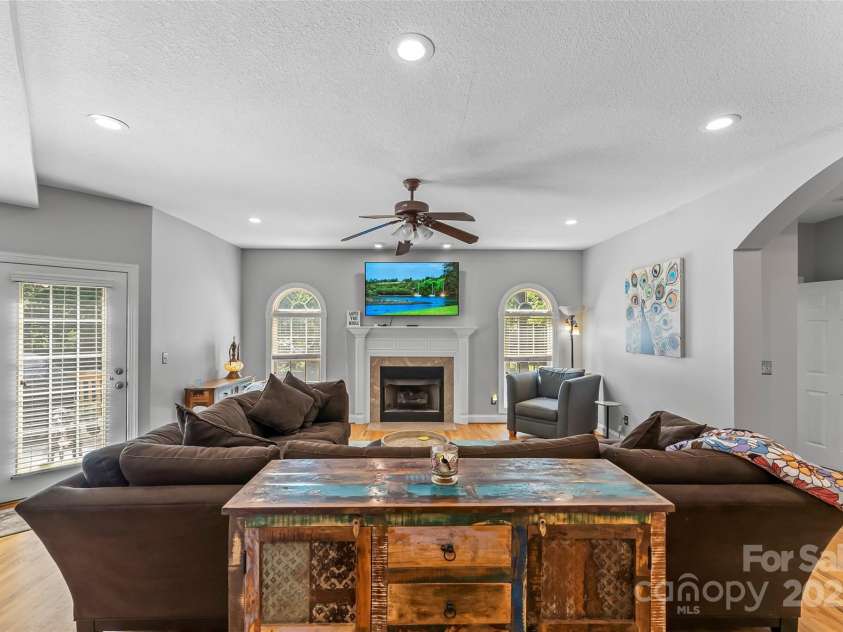 31 Helen Holcombe Way, Candler, NC 28715.  MLS# CAR4230409, YatesRealty ID 9712. 