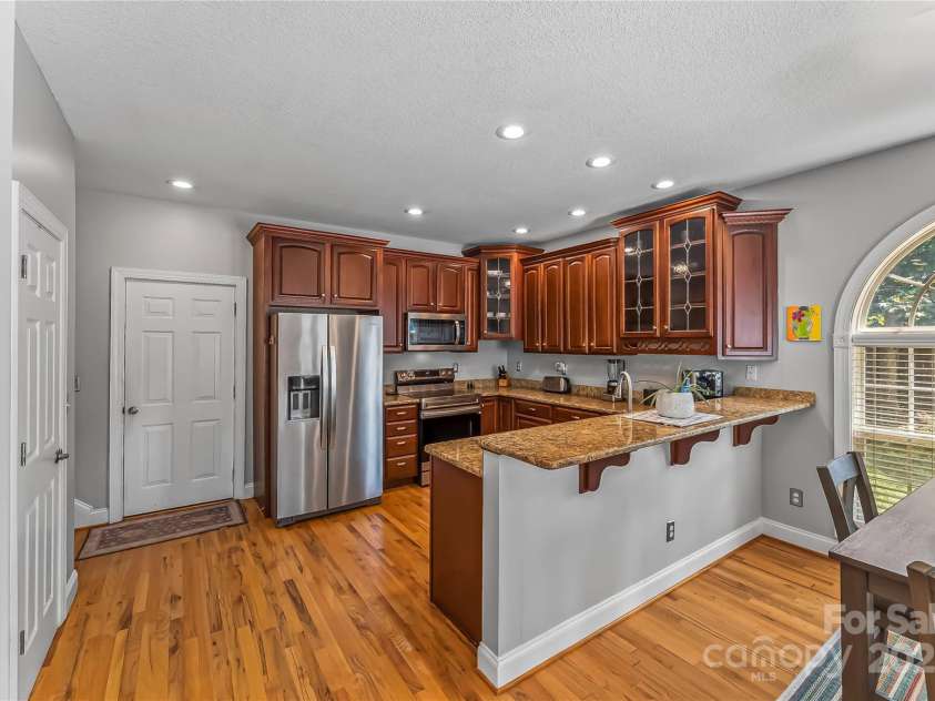 31 Helen Holcombe Way, Candler, NC 28715.  MLS# CAR4230409, YatesRealty ID 9712. 