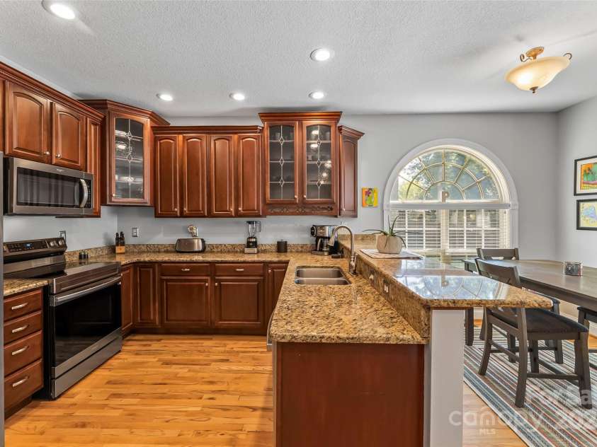 31 Helen Holcombe Way, Candler, NC 28715.  MLS# CAR4230409, YatesRealty ID 9712. 