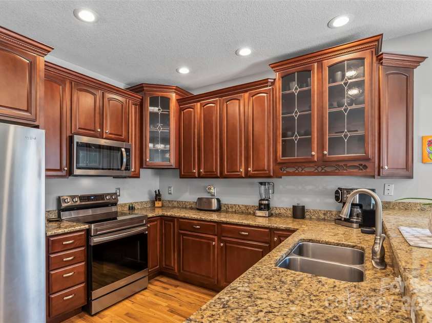 31 Helen Holcombe Way, Candler, NC 28715.  MLS# CAR4230409, YatesRealty ID 9712. 