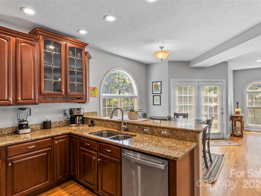 31 Helen Holcombe Way, Candler, NC 28715.  MLS# CAR4230409, YatesRealty ID 9712. 