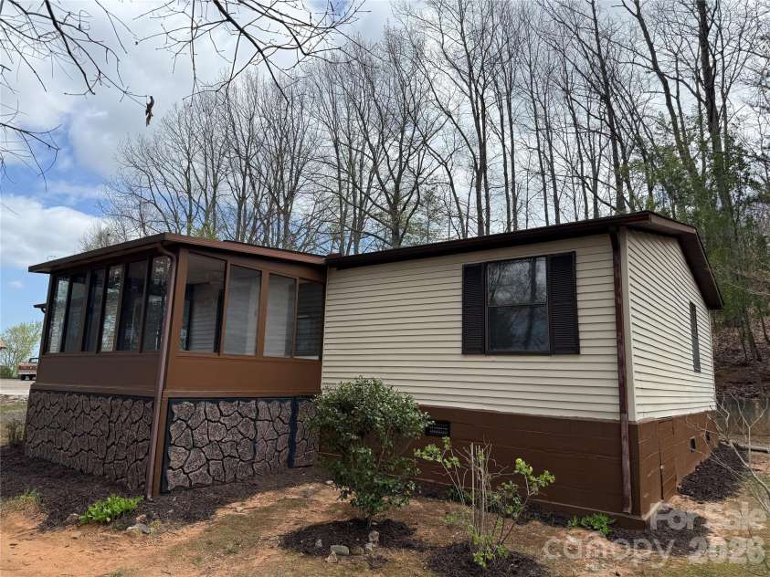 7686 Shoupes Grove Church Road, Hickory, NC 28602.  MLS# CAR4367978, YatesRealty ID 9713. 