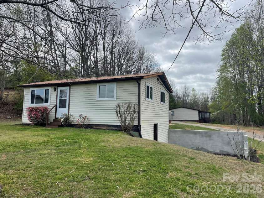 7686 Shoupes Grove Church Road, Hickory, NC 28602.  MLS# CAR4367978, YatesRealty ID 9713. 