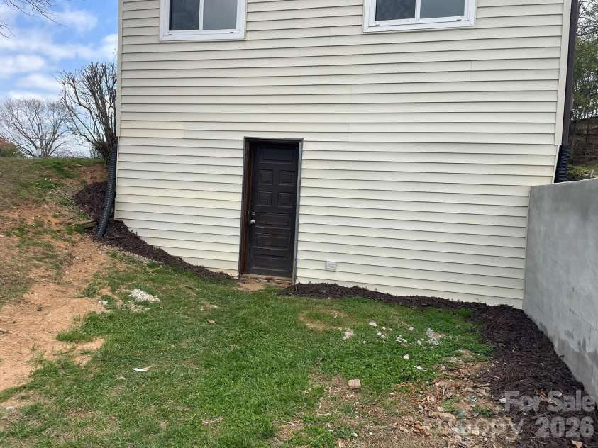 7686 Shoupes Grove Church Road, Hickory, NC 28602.  MLS# CAR4367978, YatesRealty ID 9713. 