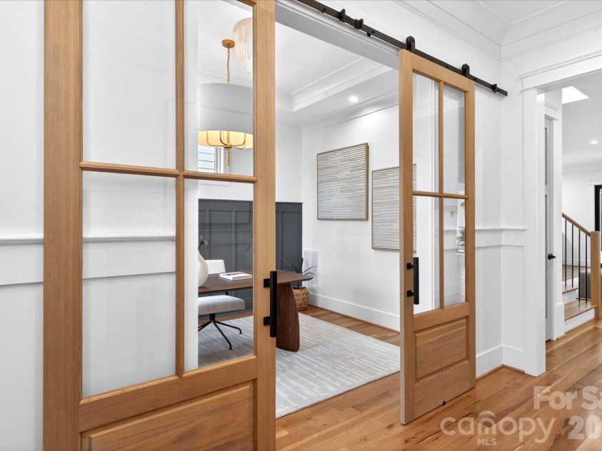 1714 Seifert Circle, Charlotte, NC 28205.  MLS# CAR4351054, YatesRealty ID 9714. 